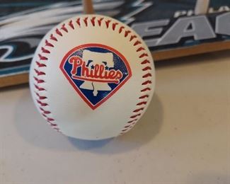 Phillies ball 1993
$15