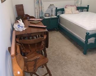 Ethan Allen Drop Leaf Table and Chairs