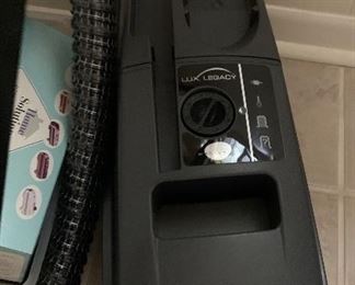 Working Lux Vacuum with Accessories 