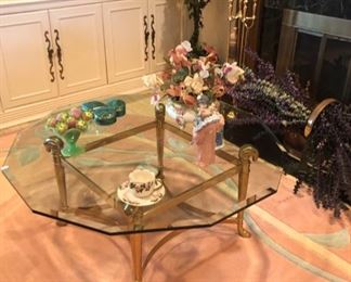 Coffee, end & console tables