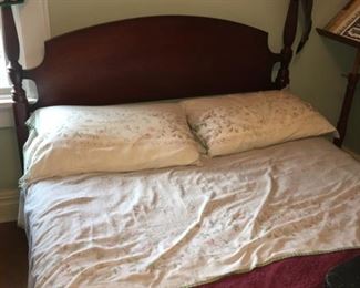 Double Bed w/Mattress and Box Springs