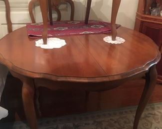 Cherry Dining Table w/4 Chairs
