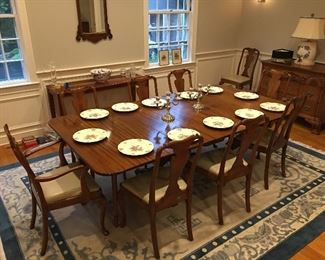 Lovely single pedestal Mahogany Dining Table with 6 leaves.   10 Absolutely Beautiful 19th century dining chairs!