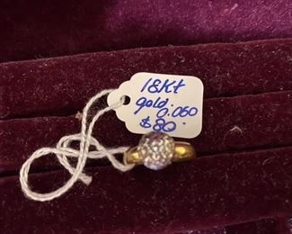 #83 - 18kt yellow gold ring sz 5 1/2  $80