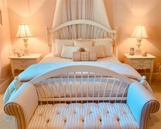 Girl Bedroom Suite featuring Queen spindle bed
