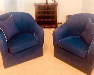 Ethan Allen Marino Swivel Chair