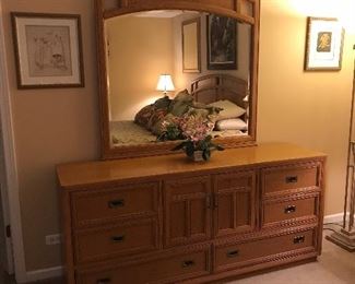 Stanley Light Oak, King  8 piece Bedroom set.  This photo features dresser and mirror included in 8 piece King Set. $1000.00 for all 8 pieces!! Complete set $ 1000.  Buy complete set and all pillows, comforter, and window valance included at no charge.   Will Separate.