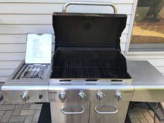 Char - Broil  -  5 burner Gas Grill with cover $60