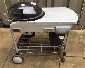 Weber Performer Deluxe Grill