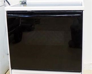 Amana First Edition Electric Self Cleaning Stove/Oven