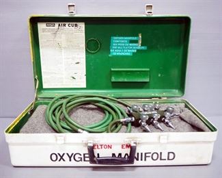 Veriflo Oxygen Manifold With Hose, P/N 11100150, SN# 553038, In Carry Case With Blanket