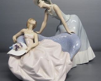 Lladro "Debutantes" Porcelain Figurine No. 5486, Sculptor Jose Puche, 8.75" High