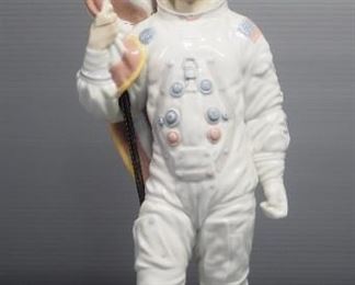 Lladro "The Apollo Landing" Porcelain Figurine No. 6168, Sculptor Salvador Furio, 15.75" High, Ltd Ed., Flag Has Been Repaired, Tip Missing, With Box