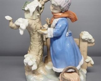 Lladro "Winter Frost" Porcelain Figurine No. 5287, Sculptor Antonio Ramos, 10" High