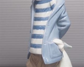 Lladro "Little Traveller" Porcelain Figurine No. 7602, Sculptor Juan Huerta, 8.5" High