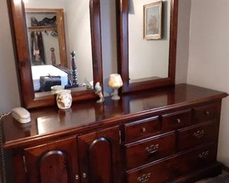 Dresser, Vintage pine 3-piece bedroom set