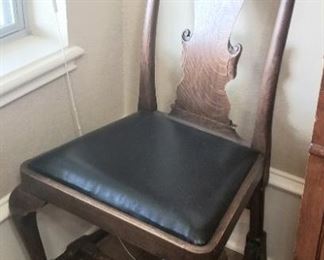 One of 5 dining room chairs