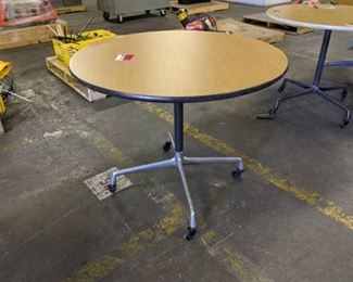 Round Rolling Table