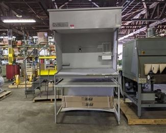 Graphic Light Work Table, Comes With Unknown Number Of Bulbs