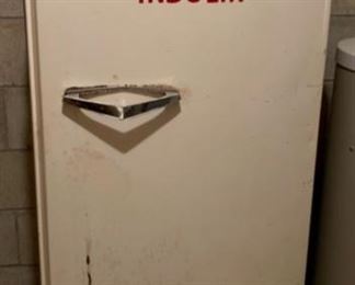 CLEARANCE!  $50.00 now, was $150.00......Vintage Philco Refrigerator (P256)