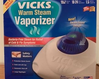 CLEARANCE!  $3.00 now, was $12.00......Vicks Warm Steam Vaporizer (P250)