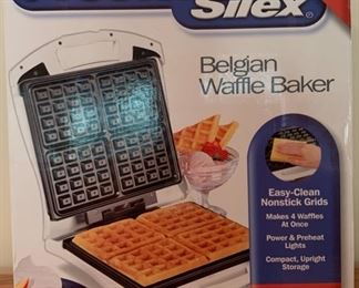 REDUCED!  $9.00 now, was $12.00......Proctor Silex Belgian Waffle Baker (P246)
