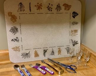 CLEARANCE!  $3.00 now , was $10.00......Glass Cutting board & more (P176)