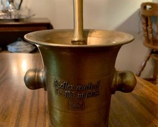 HALF OFF !  $22.50 now, was $45.00......Heavy Brass Lilly Mortar and Pestle 1978 (P140)