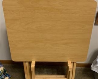 CLEARANCE!  $4.00 now, was $12.00......Set of 4 TV Trays and stand (P98)