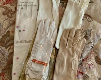 $14.00.......Vintage Gloves Lot (P97)