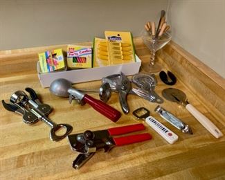 CLEARANCE !  $3.00 now, was $10.00.......Kitchenware (P44)