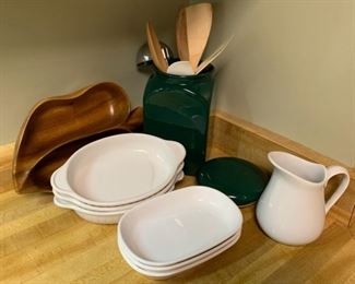 CLEARANCE !  $3.00 now, was $12.00........Kitchenware (P40)