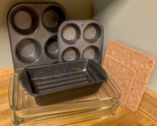 CLEARANCE!  $3.00 now, was $12.00........Kitchenware (P31)