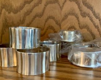 CLEARANCE !  $3.00 now, was $10.00.......Plated Napkin Rings (P17)