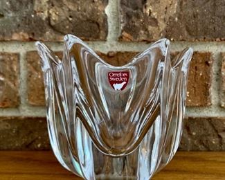 HALF OFF !  $15.00 now, was $30.00........Orrefors Sweden 4" tall (P13)