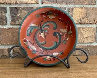 $24.00......Rosemaling Bowl and Stand, 5 1/2" diameter (P10)