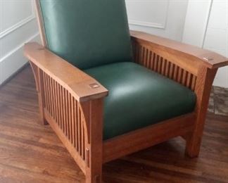 Stickley Slatted Morris Reclining Chair with Leather Upholstery
(Excellent Condition)