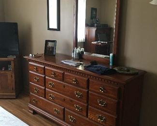 Gorgeous Dresser and mirror