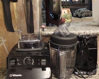 Vitamix 5200 - electric can opener