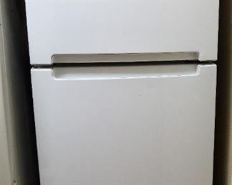Small Whirlpool refrigerator freezer