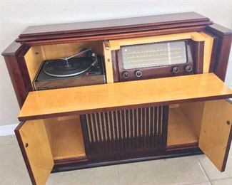 1954 Philips Norelco de luxe Radiogram FX 824 A, 43" W x 31 1/2" H x 16 1/2" D. 
