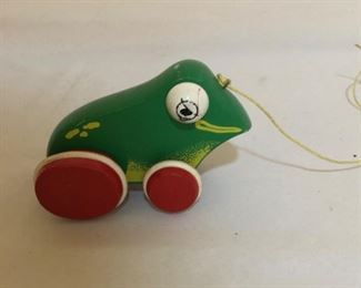 Vintage 5” Wooden Frog Pull Toy