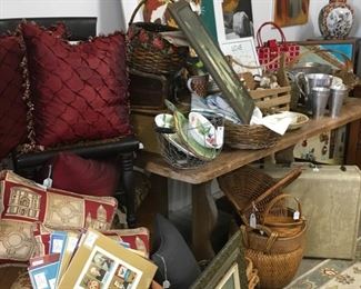 Baskets and suitcases 