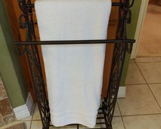 Black iron towel holder