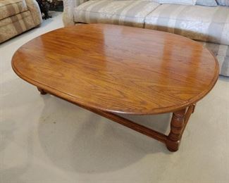 Drop leaf coffee table