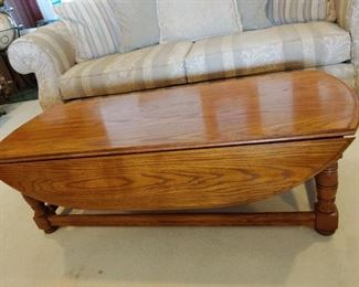 Drop leaf coffee table