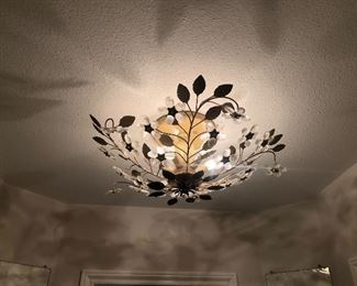 Elegant Ceiling Light Fixture with Leaves