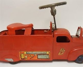 1007	ANTIQUE MARX CHILDS TOY RIDE ON FIRE ENGINE
