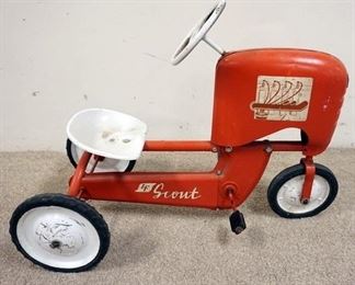 1022	CHILDS PEDAL TRACTOR LF  SCOUT
