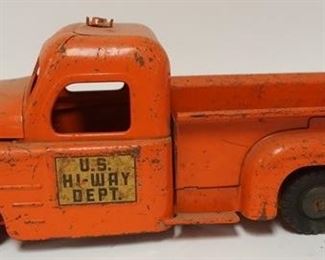 1035	ANTIQUE STRUCTO PRESSED STEEL U.S. HI WAY TRUCK
